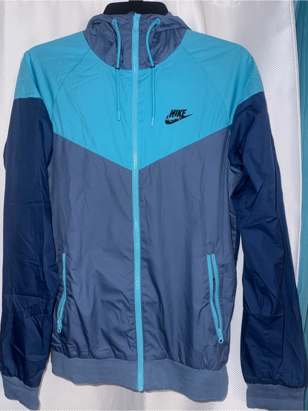 Nike Women’s Colorblock Bomber Jacket - Teal & Navy